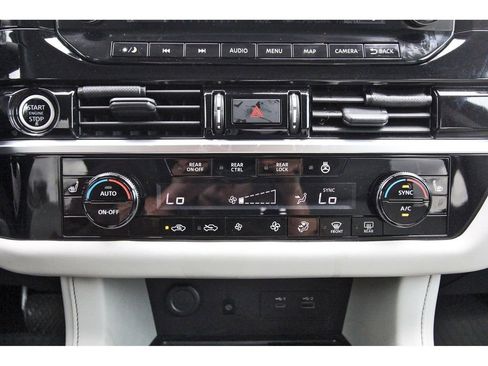 Used 2023 Nissan Pathfinder SL image 27