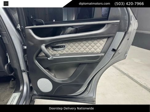 Used 2020 Bentley Bentayga AWD/4WD image 41