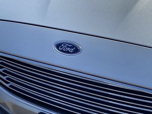 Used 2018 Ford Fusion SE w/ Equipment Group 201A FWD image 26