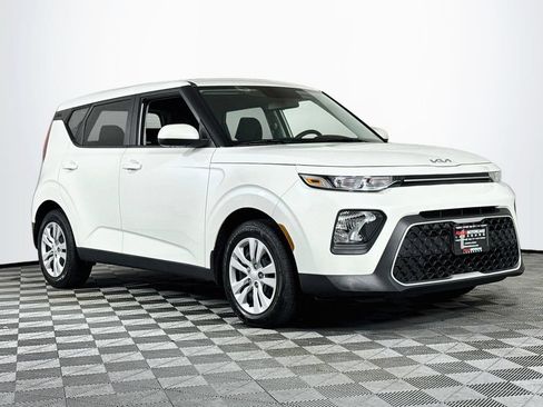 Used 2022 Kia Soul LX FWD image 1
