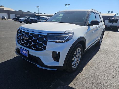 New 2026 Ford Explorer Platinum image 4