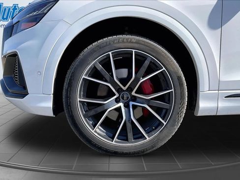Used 2019 Audi Q8 Prestige w/ Adaptive Chassis Package AWD/4WD image 38
