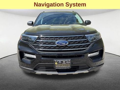 Used 2022 Ford Explorer XLT w/ Equipment Group 202A AWD/4WD image 4