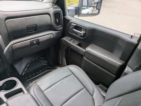 Used 2021 GMC Sierra 2500 2WD Crew Cab w/ Convenience Package image 18