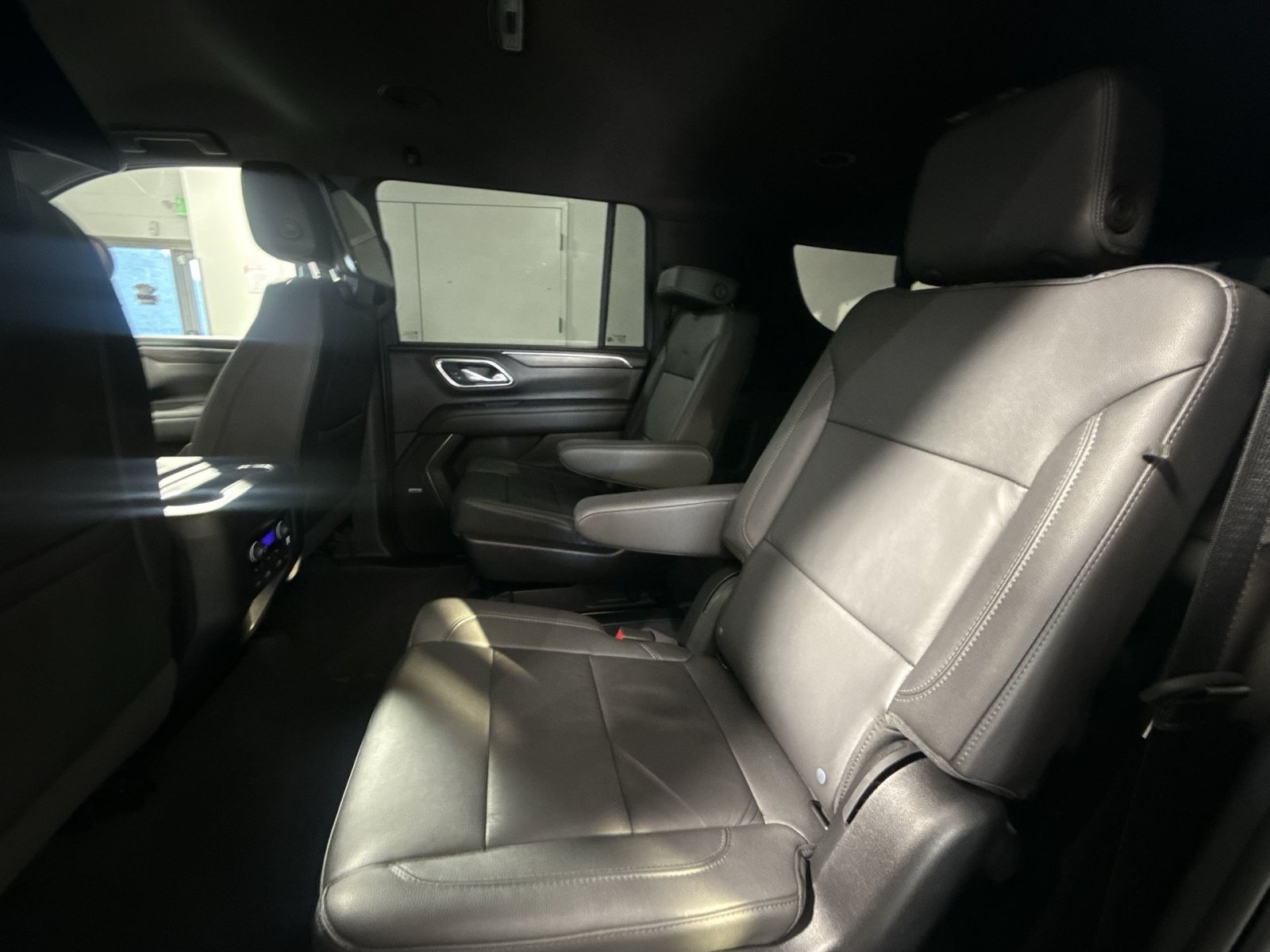 Used 2024 Chevrolet Suburban LT w/ Luxury Package AWD/4WD image 25