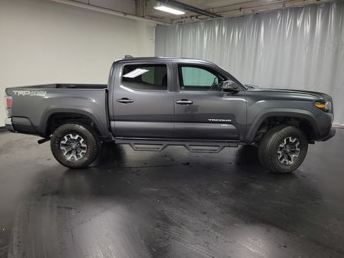 Used 2023 Toyota Tacoma TRD Off-Road AWD/4WD image 9
