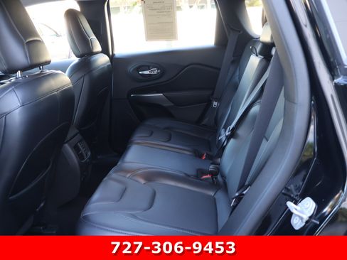 Used 2021 Jeep Cherokee Latitude Lux w/ Comfort/Convenience Group FWD image 15