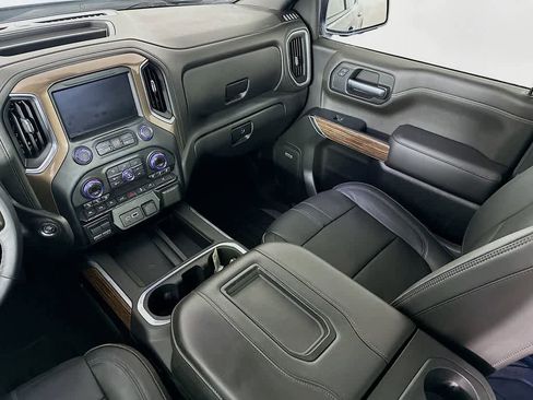 Used 2019 Chevrolet Silverado 1500 High Country w/ Technology Package image 11
