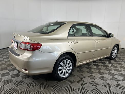Used 2013 Toyota Corolla LE FWD image 5