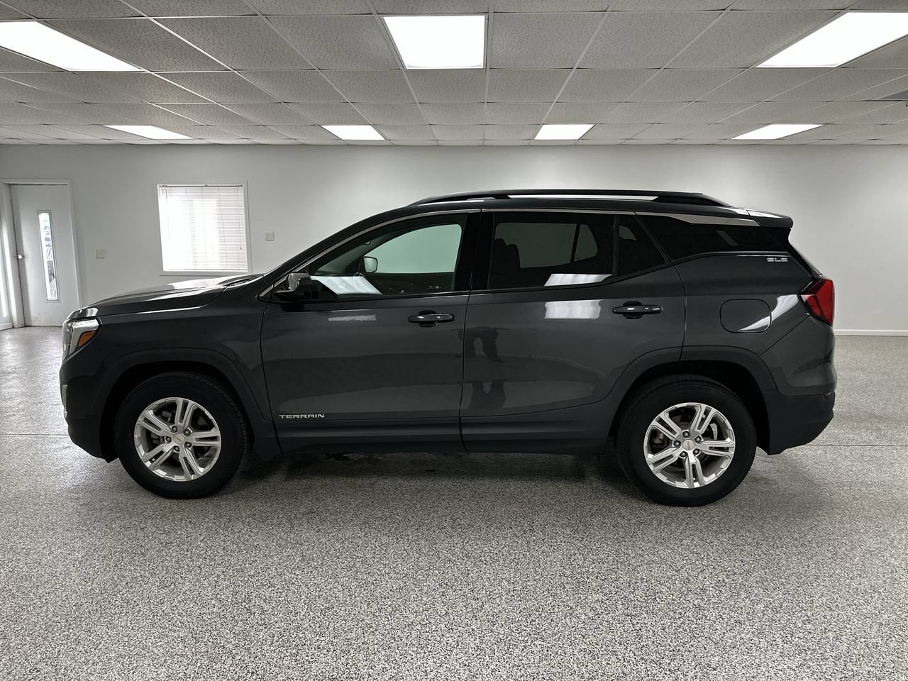 Used 2020 GMC Terrain SLE w/ Driver Convenience Package AWD/4WD image 5