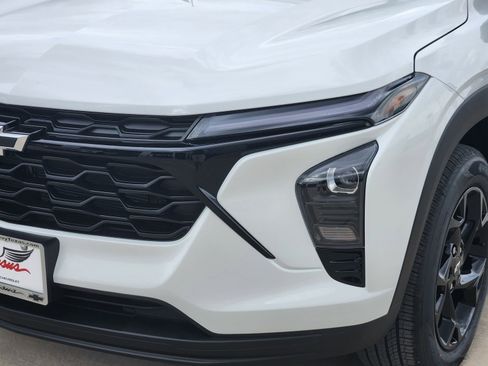 New 2026 Chevrolet Trax LT w/ Driver Confidence Package image 9