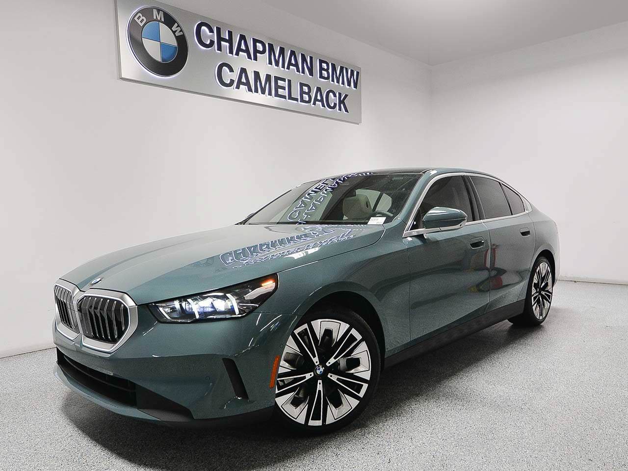 Used 2026 BMW 530i w/ Premium Package RWD image 1