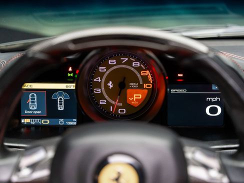 Used 2013 Ferrari 458 Spider image 55