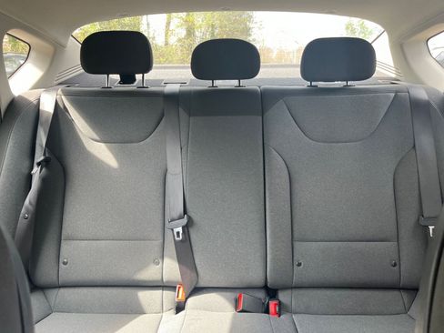 Used 2025 Kia K4 LXS image 37