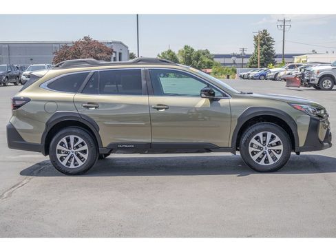 Used 2025 Subaru Outback Premium AWD/4WD image 2
