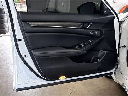 Used 2022 Honda Accord Touring image 24