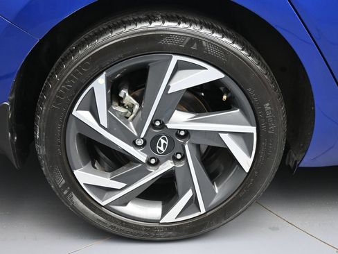 Certified 2024 Hyundai Elantra SEL w/ Convenience Package FWD image 12