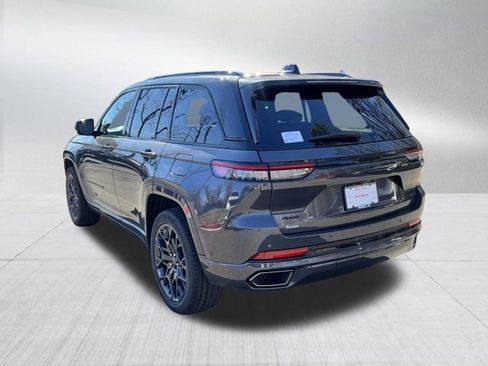 New 2025 Jeep Grand Cherokee Summit image 7