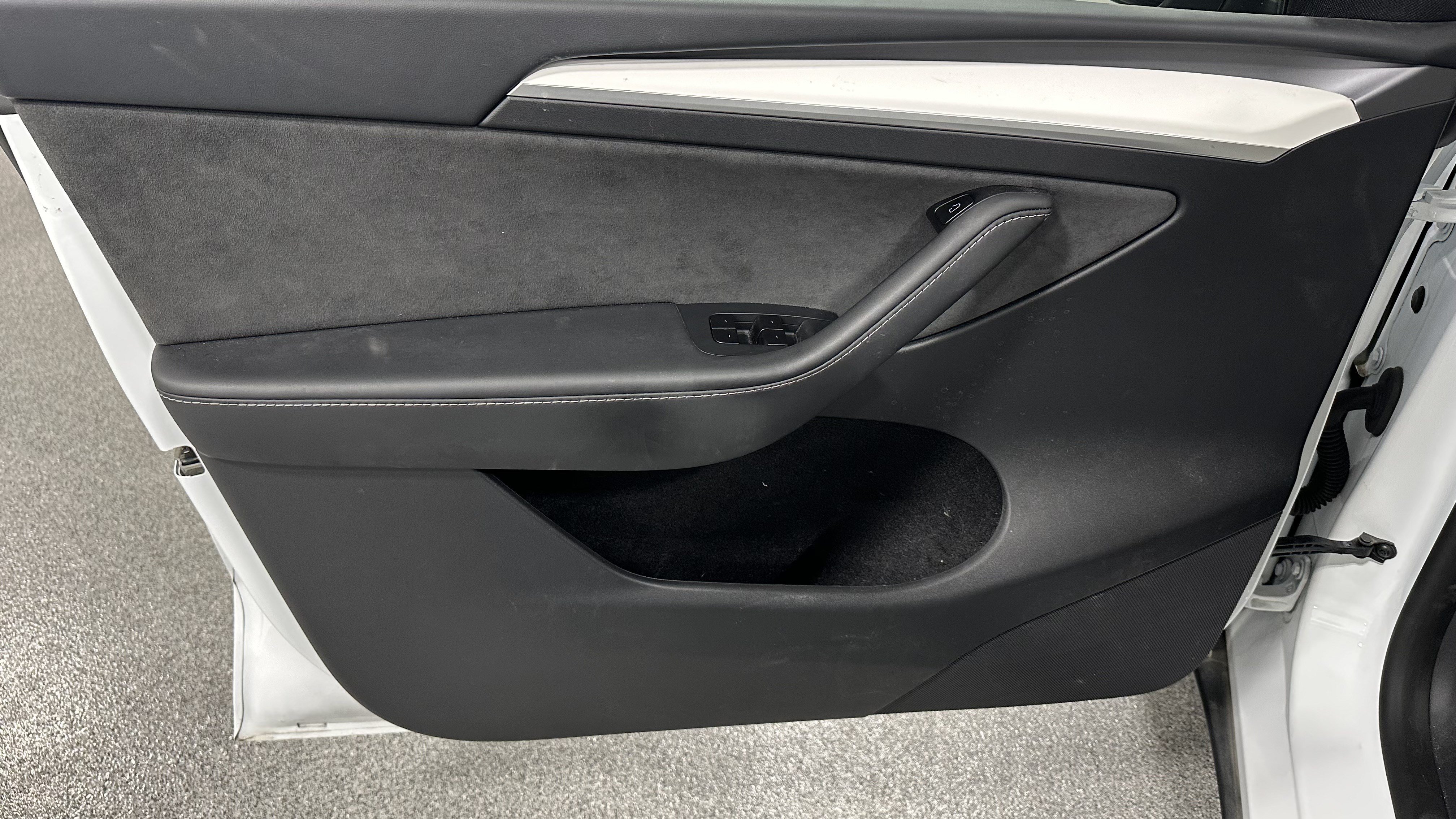 Used 2025 Tesla Model Y Performance AWD/4WD image 16