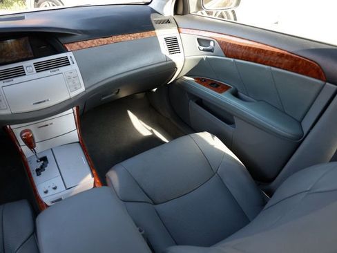 Used 2005 Toyota Avalon Limited image 24