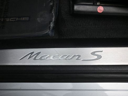 Used 2021 Porsche Macan S image 7