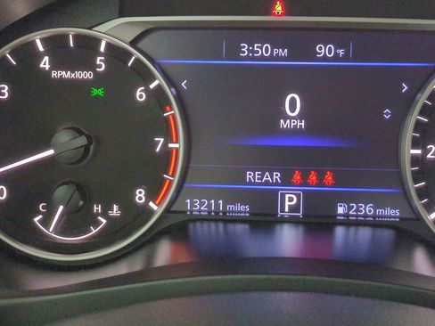 Used 2025 Nissan Altima 2.5 SV image 18