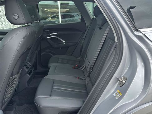 Used 2025 Audi Q5 Premium Plus w/ Premium Plus image 14