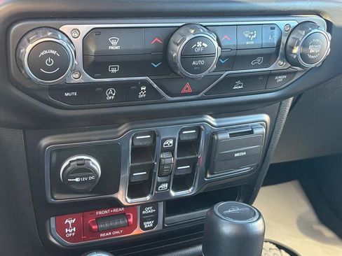 Used 2022 Jeep Gladiator Rubicon image 18