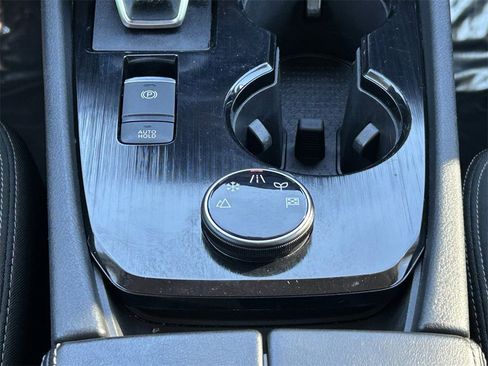 Used 2024 Nissan Rogue S image 19