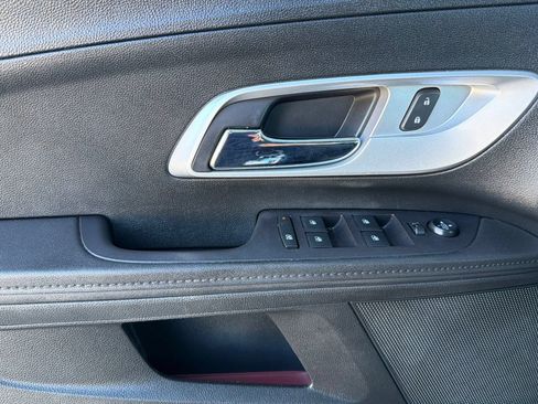 Used 2017 Chevrolet Equinox LT w/ Convenience Package FWD image 11