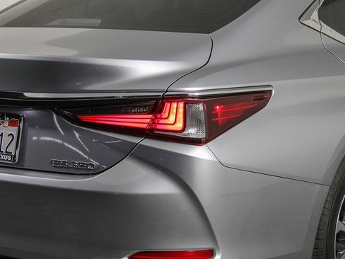 Used 2025 Lexus ES 350 image 9