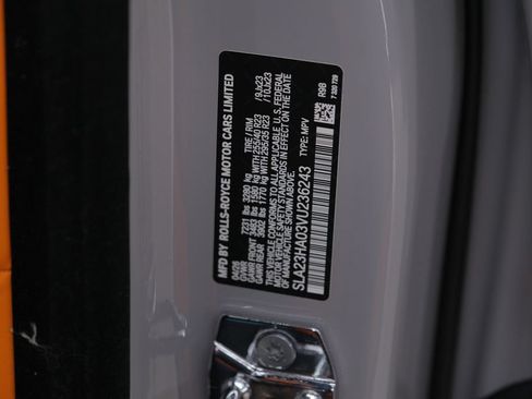 Used 2026 Rolls-Royce Cullinan AWD/4WD image 38