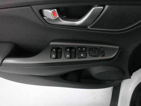 Used 2021 Hyundai Kona Limited AWD/4WD image 11