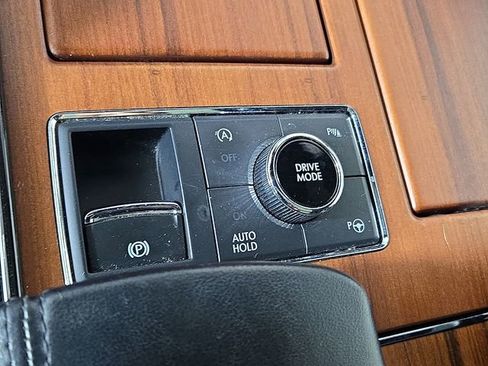 Used 2019 Lincoln Navigator Reserve w/ Cargo Package AWD/4WD image 29