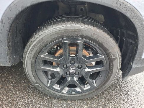 Certified 2025 Honda Passport Black Edition image 8