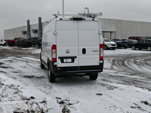 Used 2024 RAM ProMaster 2500 w/ Convenience Group image 4