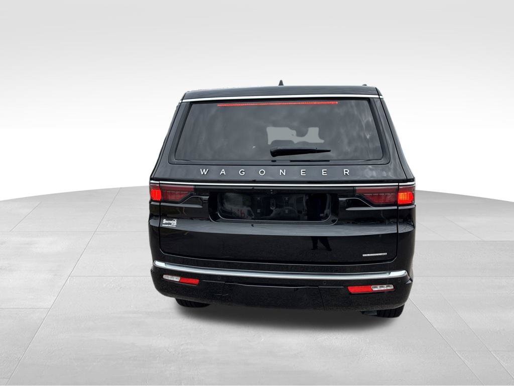 Used 2024 Jeep Wagoneer Series III AWD/4WD image 4