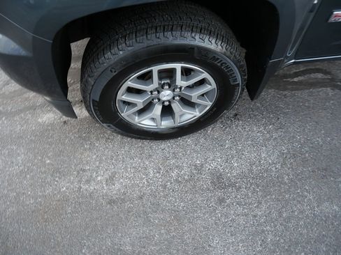 Used 2015 GMC Canyon SLE w/ All-Terrain Package image 32