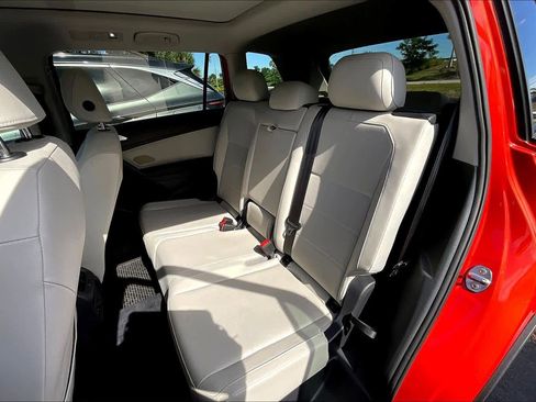 Used 2019 Volkswagen Tiguan SE w/ Panoramic Sunroof Package image 24