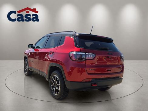 Used 2025 Jeep Compass Trailhawk AWD/4WD image 4