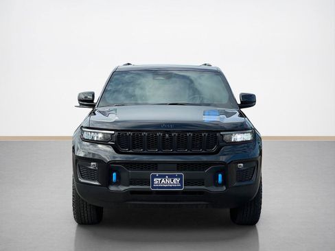 Used 2022 Jeep Grand Cherokee Trailhawk image 2
