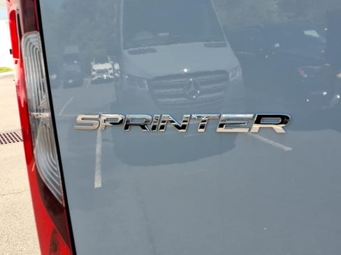 Used 2024 Mercedes-Benz Sprinter 2500 image 20