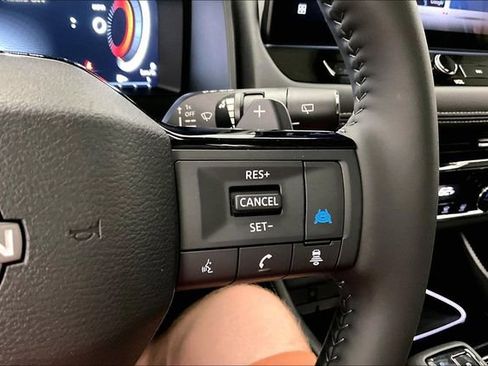 Used 2025 Nissan Rogue Platinum w/ Platinum Premium Package image 28