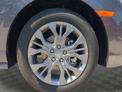 New 2026 Honda Odyssey Touring image 9
