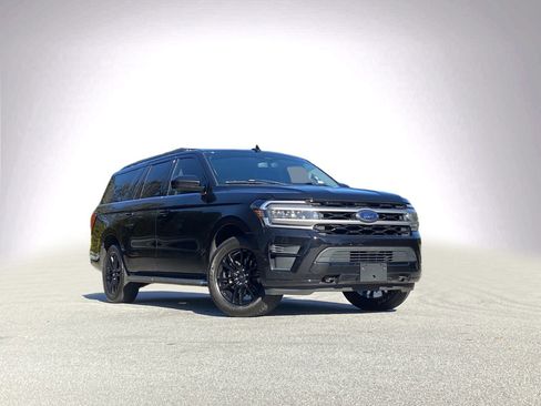 Used 2022 Ford Expedition Max XLT image 2