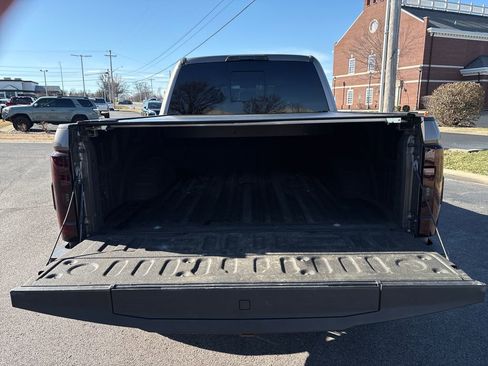 Used 2018 Ford F250 XLT w/ XLT Premium Package image 18