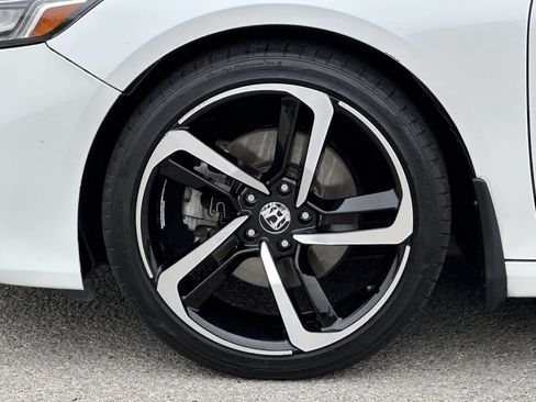 Used 2018 Honda Accord Sport image 30