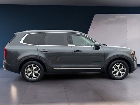 Certified 2022 Kia Telluride EX w/ Towing Package image 6