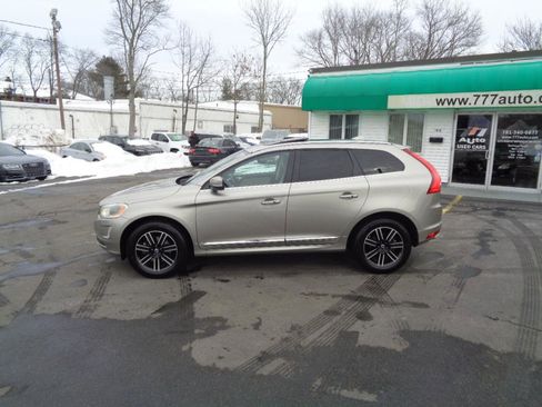 Used 2016 Volvo XC60 T5 Platinum w/ Protection Package image 2
