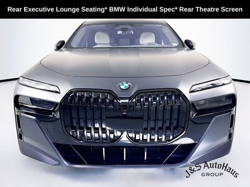 Used 2023 BMW 760i xDrive AWD/4WD image 2
